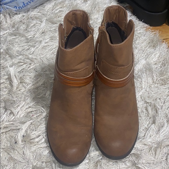 LIKE NEW Madden girl booties - Picture 2 of 7